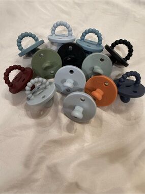 Ryan & Rose Cutie PAT Pink Pacifier - Slant Stage 1 Nipple